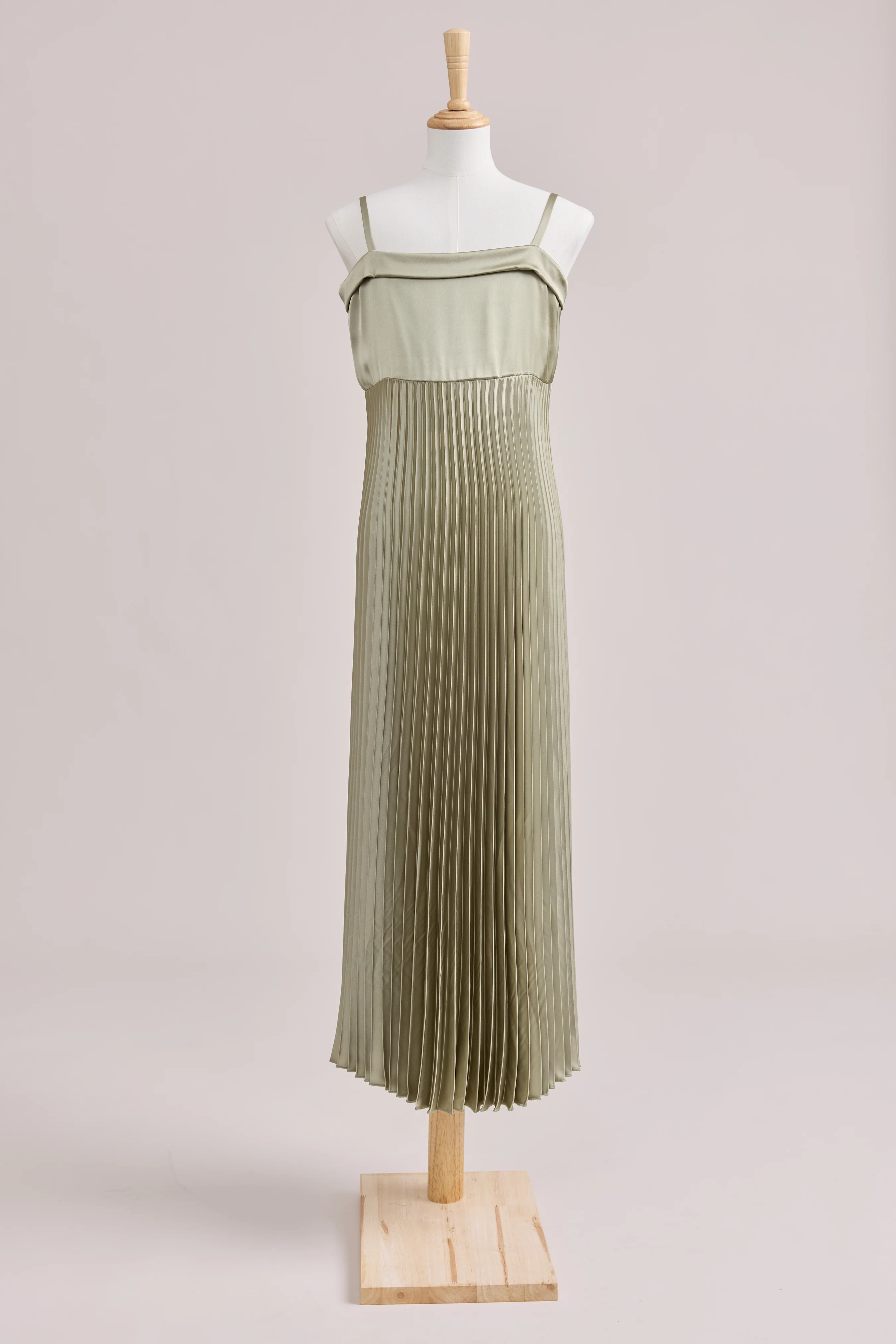 Juniors Saylor Satin Pleated Dress | Made To Order